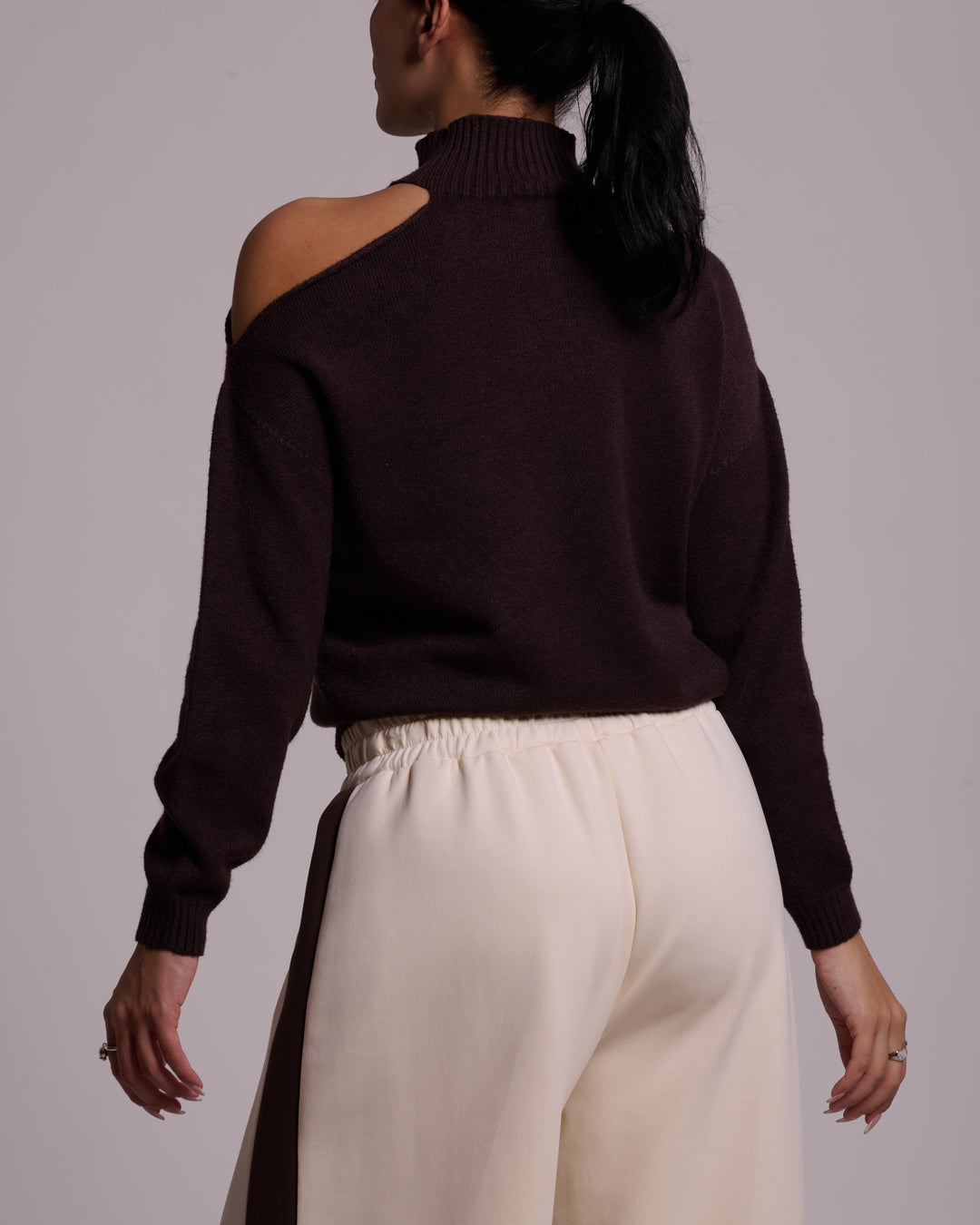 Maglione spalla scoperta